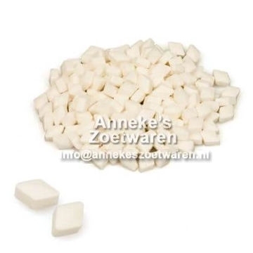 Pepermunt Ruitjes Wit per 200 gram Pepermunt Ruitjes Wit per 200 gram
